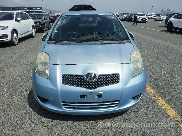Toyota Vitz F 2005 photo 5
