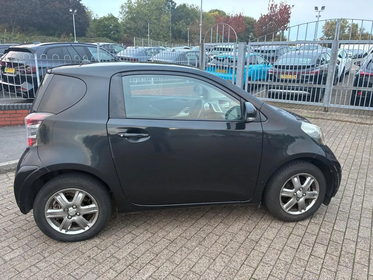 Toyota Iq 2009 photo 2