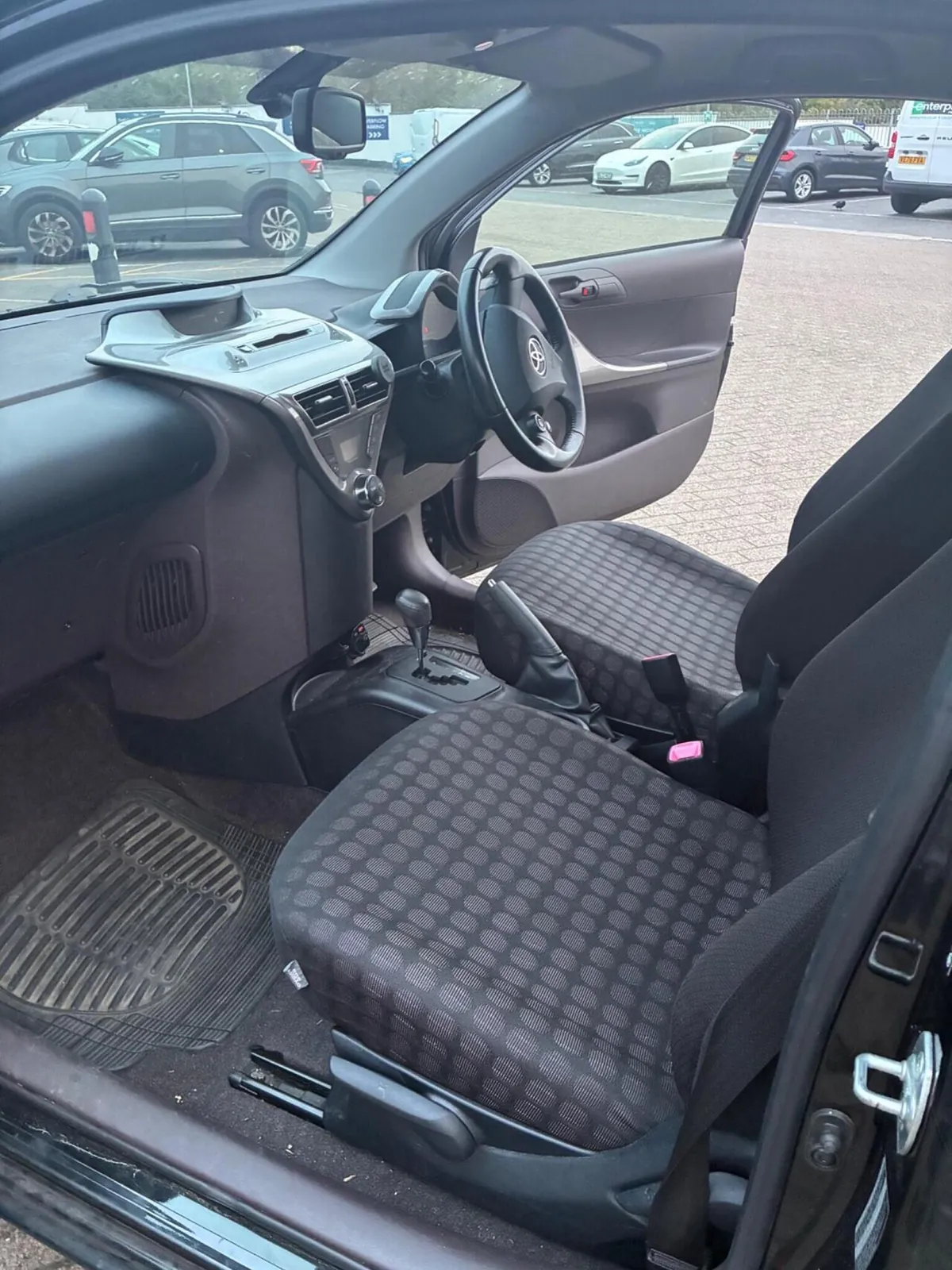 Toyota Iq 2009 photo 5