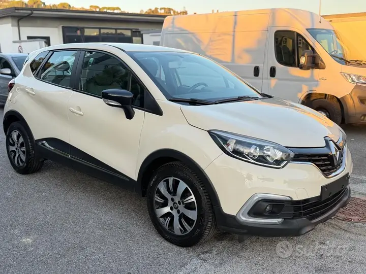 Renault Captur 2019 photo 2