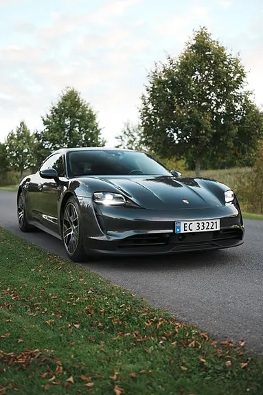 Porsche Taycan 2021 photo 2