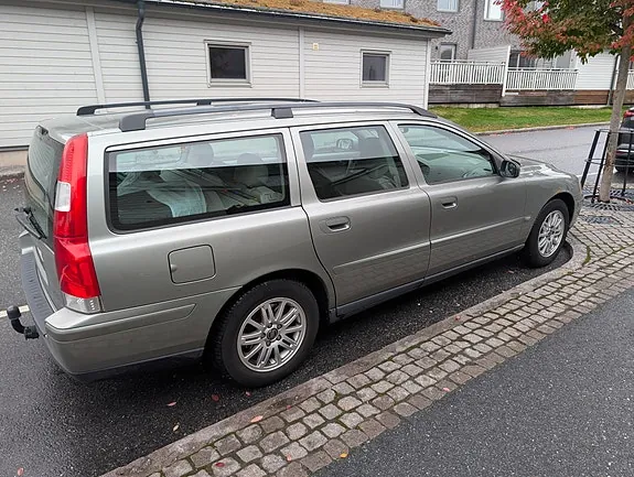 Volvo V70 2006 photo 2