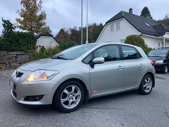 Toyota Auris 2007 photo 2