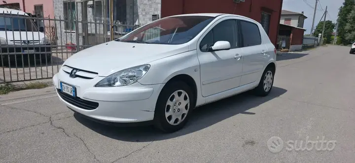 Peugeot 307 2004 photo 2