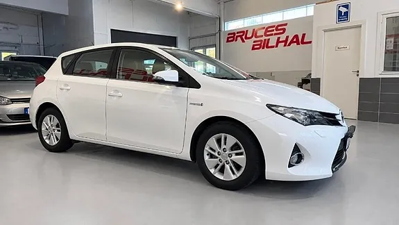 Toyota Auris 2014 photo 3