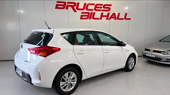 Toyota Auris 2014 photo 5