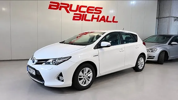 Toyota Auris 2014 photo 2