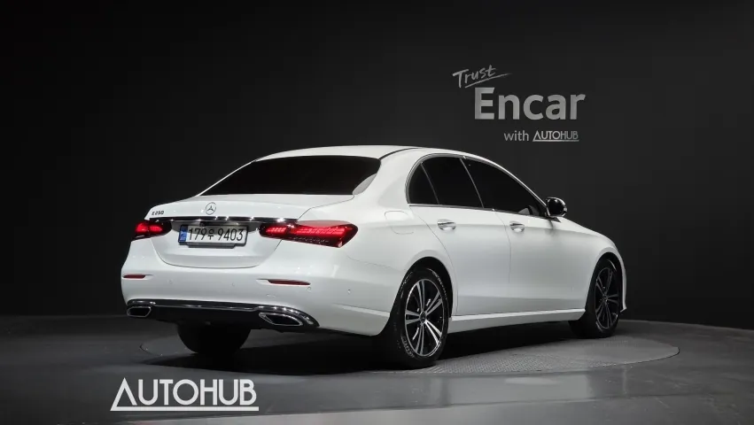 Mercedes-Benz E-Class 2022 photo 2