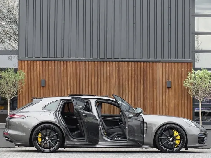 Porsche Panamera Sport Turismo 2018 photo 3