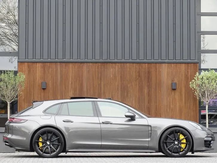 Porsche Panamera Sport Turismo 2018 photo 2