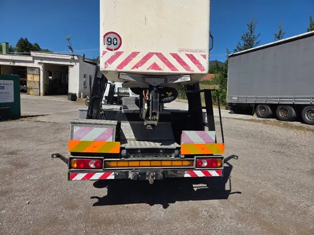 Mitsubishi Fuso Canter 2015 photo 4