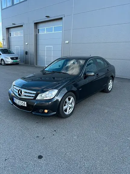 Mercedes-Benz C180