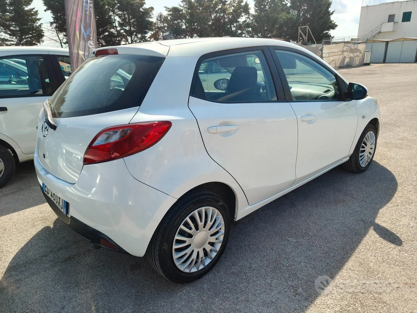 Mazda Mazda2 2011 photo 5