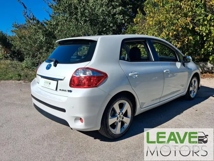 Toyota Auris 2011 photo 5