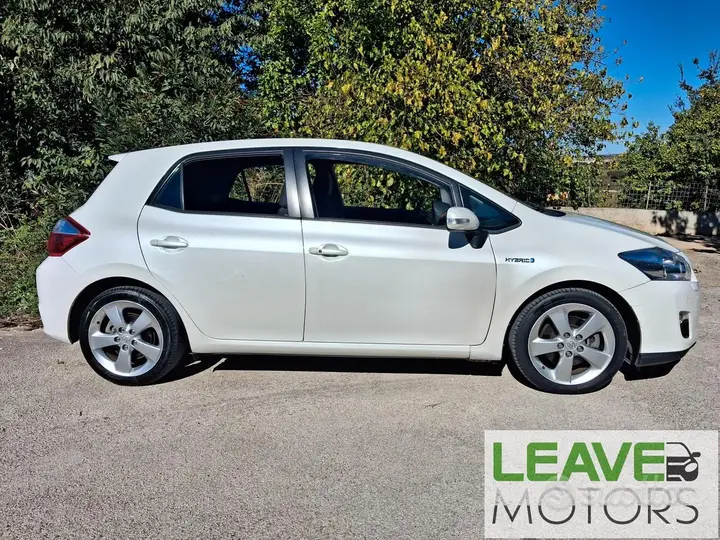 Toyota Auris 2011 photo 4