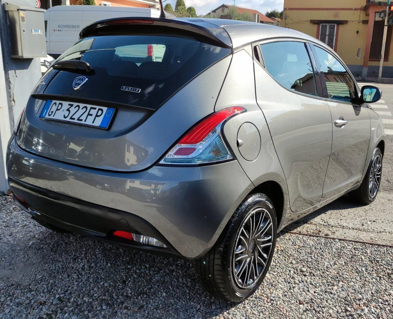 Lancia Ypsilon
