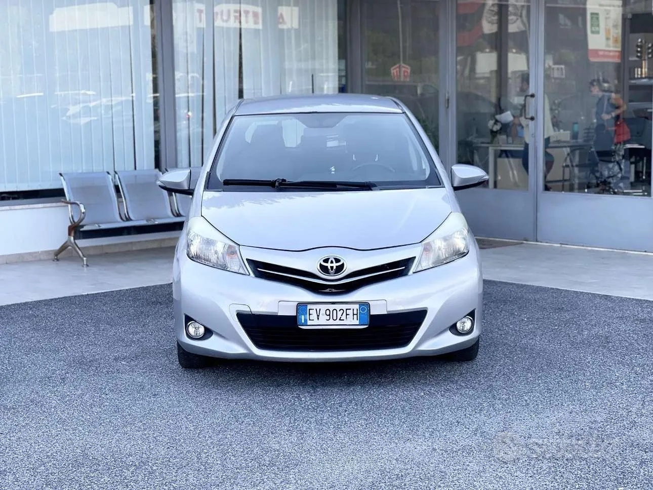 Toyota Yaris 2014 photo 2