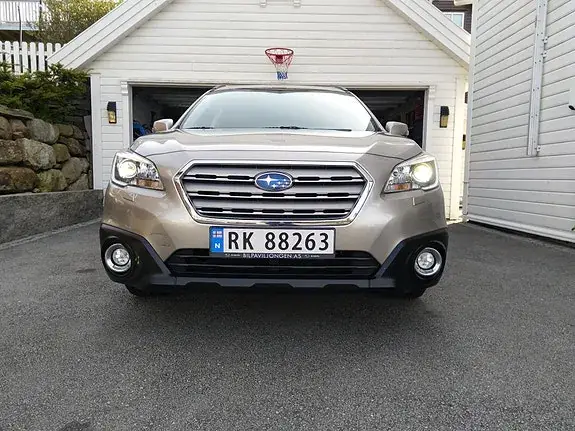 Subaru Outback 2015 photo 2