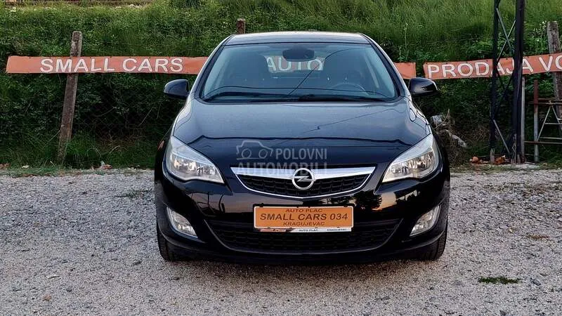 Opel Astra 2010 photo 2