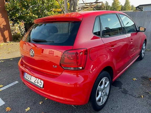 Volkswagen Polo 2011 photo 2