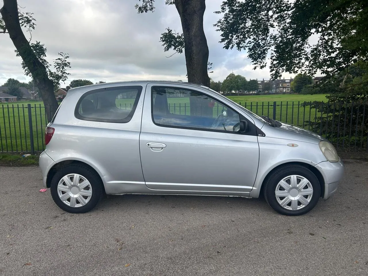 Toyota Yaris 2001 photo 3