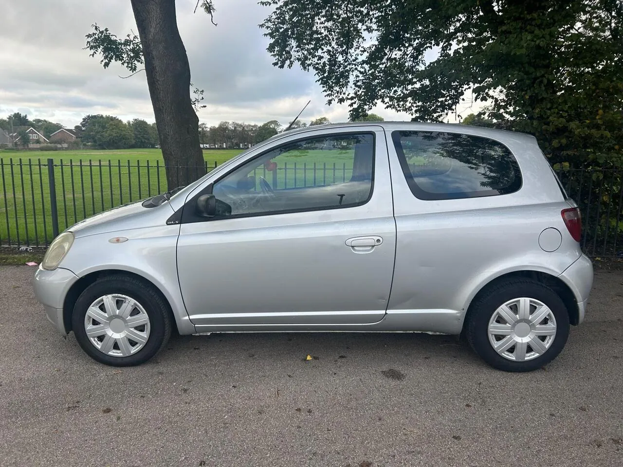 Toyota Yaris 2001 photo 4