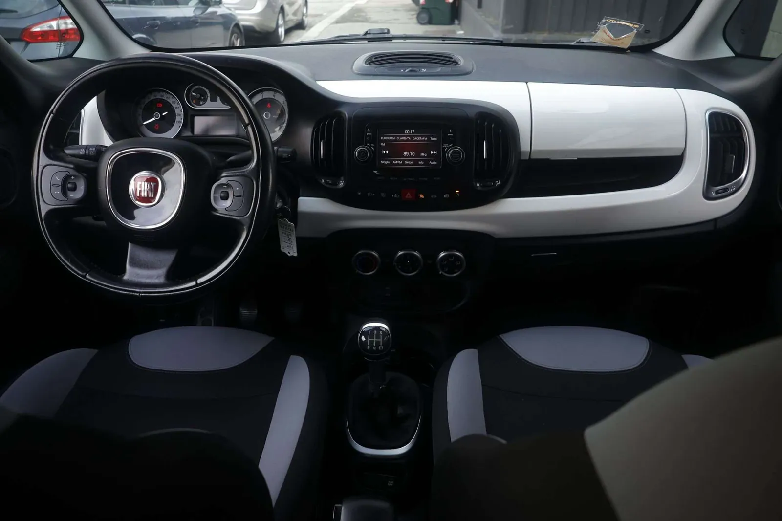 Fiat 500L 2012 photo 2