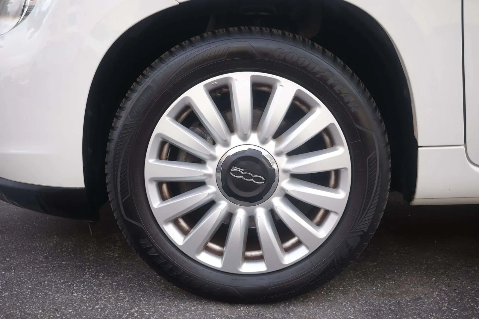 Fiat 500L 2012 photo 5