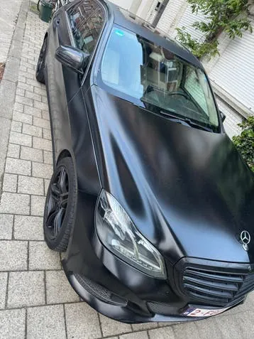Mercedes-Benz E200