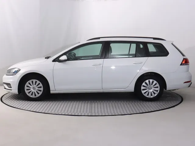 Volkswagen Golf Variant 2018 photo 2