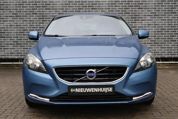 Volvo V40 2015 photo 2