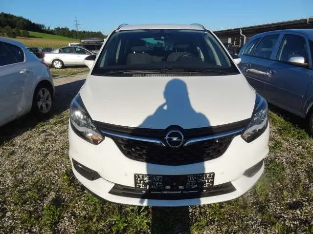 Opel Zafira 2017 photo 2
