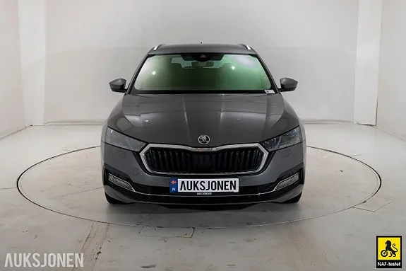 Skoda Octavia 2024 photo 2