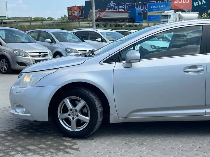 Toyota Avensis 2011 photo 3