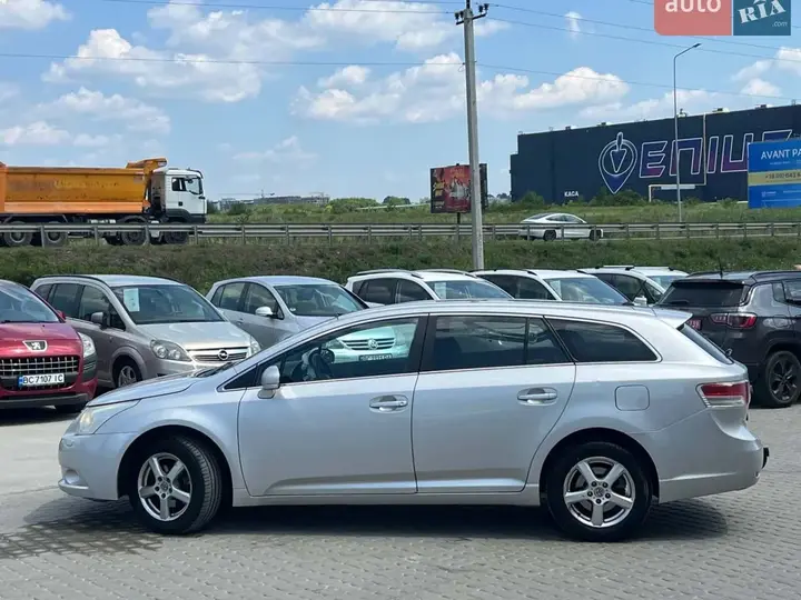 Toyota Avensis 2011 photo 4