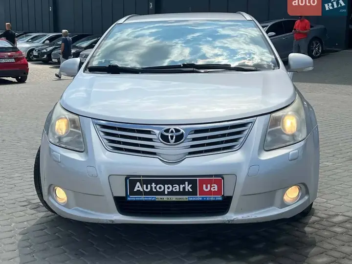 Toyota Avensis 2011 photo 2