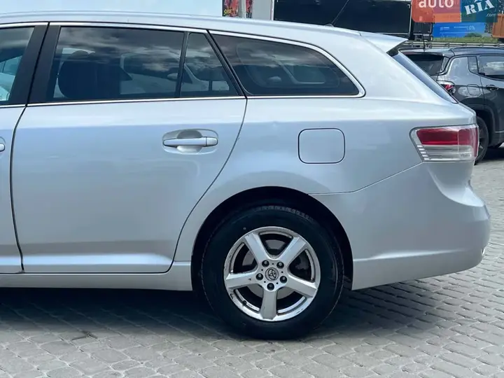 Toyota Avensis 2011 photo 5