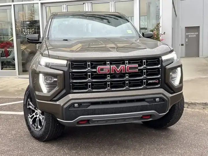 GMC Canyon 2024 photo 2