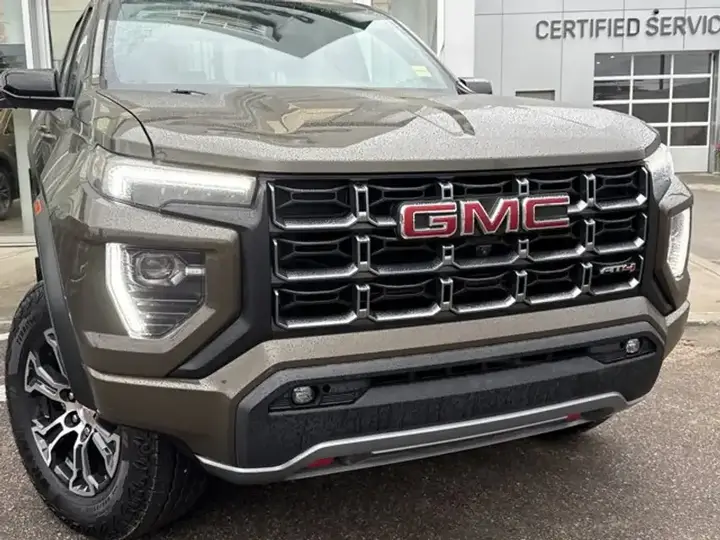 GMC Canyon 2024 photo 3