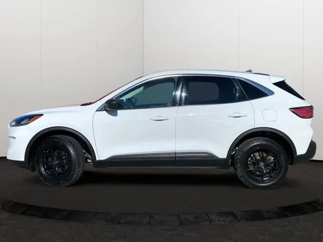 Ford Escape 2022 photo 2