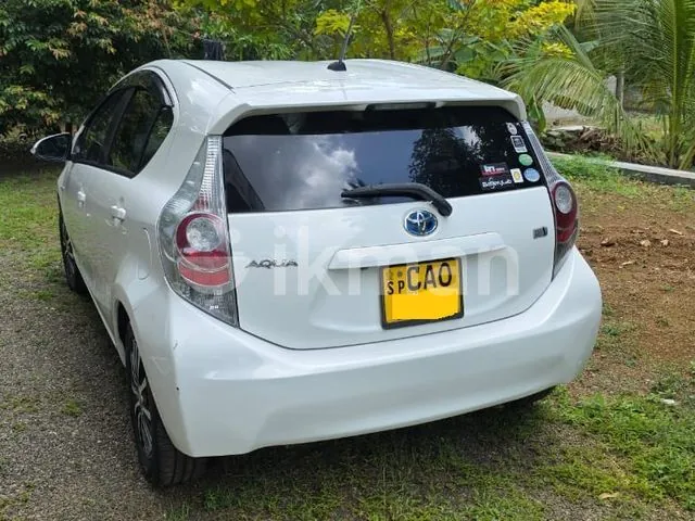 Toyota Aqua 2014 photo 3