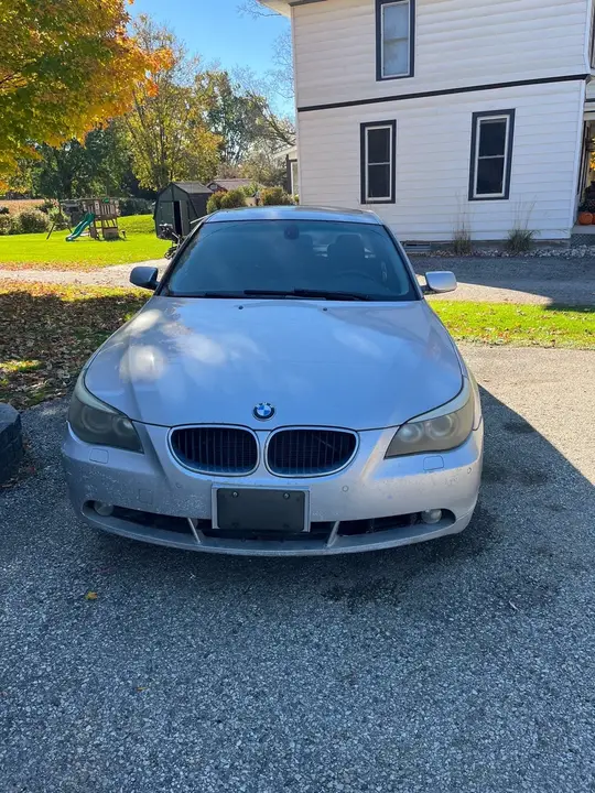BMW 5 Series 2004 photo 2