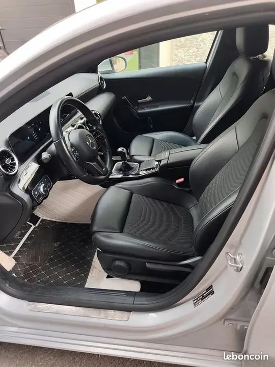 Mercedes-Benz A-Class 2019 photo 3