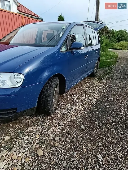 Volkswagen Touran 2005 photo 4