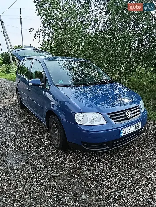 Volkswagen Touran 2005 photo 2