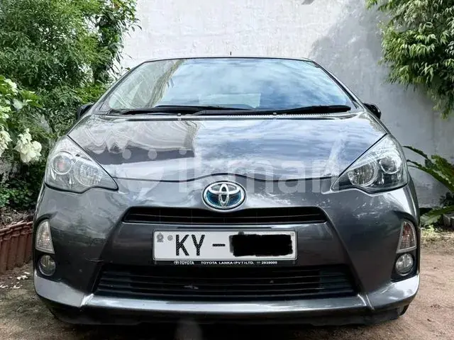 Toyota Aqua 2012 photo 5