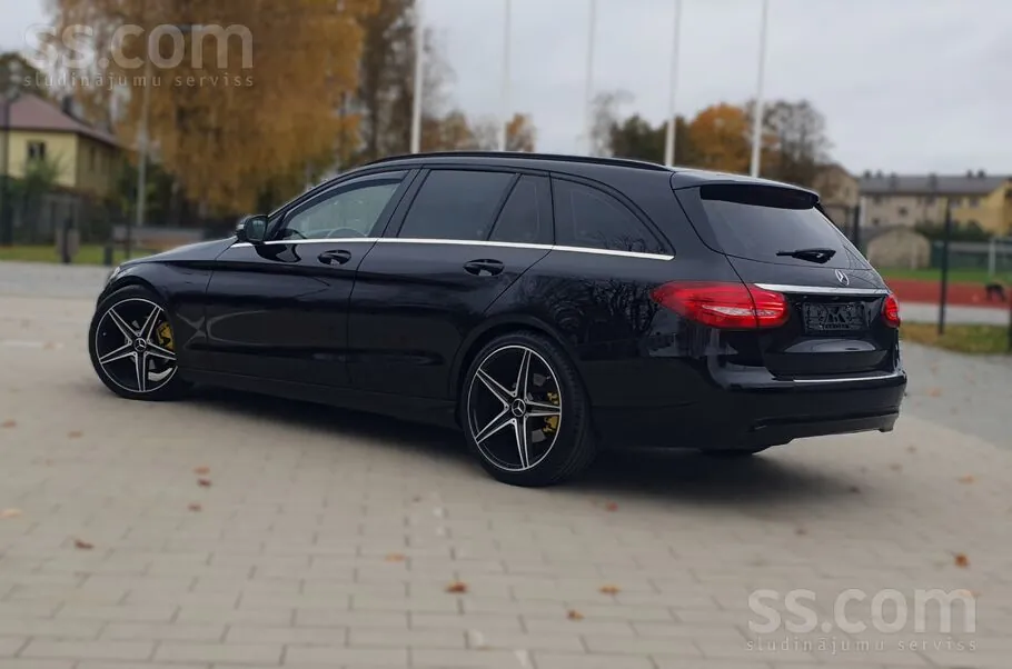 Mercedes-Benz C220 2016 photo 2