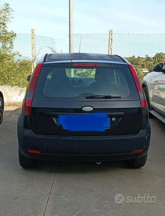 Ford Fiesta 2005 photo 3