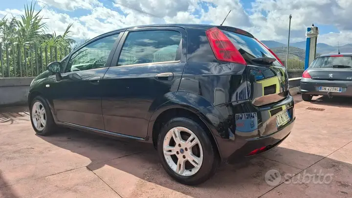 Fiat Grande Punto 2005 photo 4
