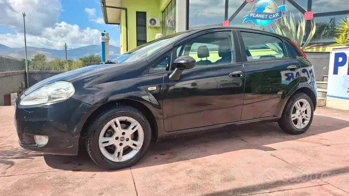 Fiat Grande Punto 2005 photo 3